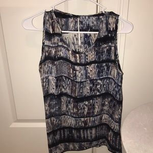 MATISON STONE size 4 patterned top!!